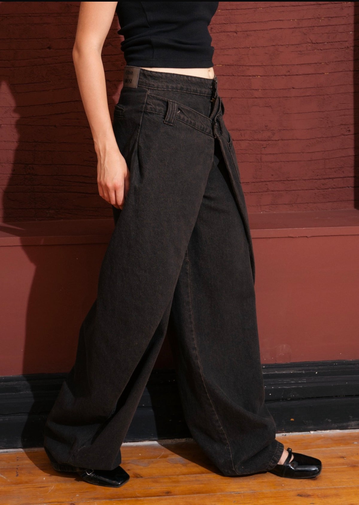 Oversized Wide-Leg Jeans