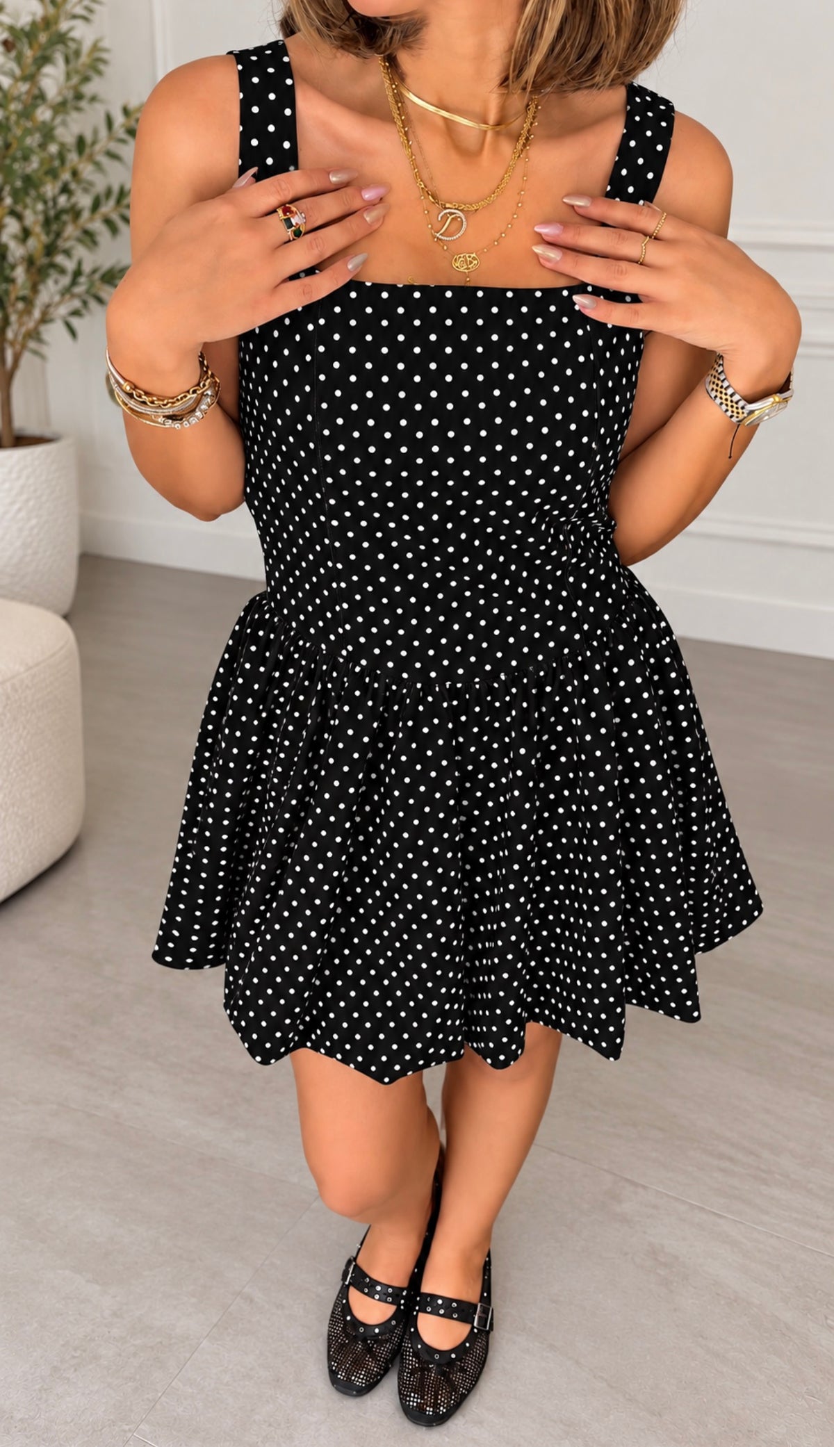 Polka dots short dress