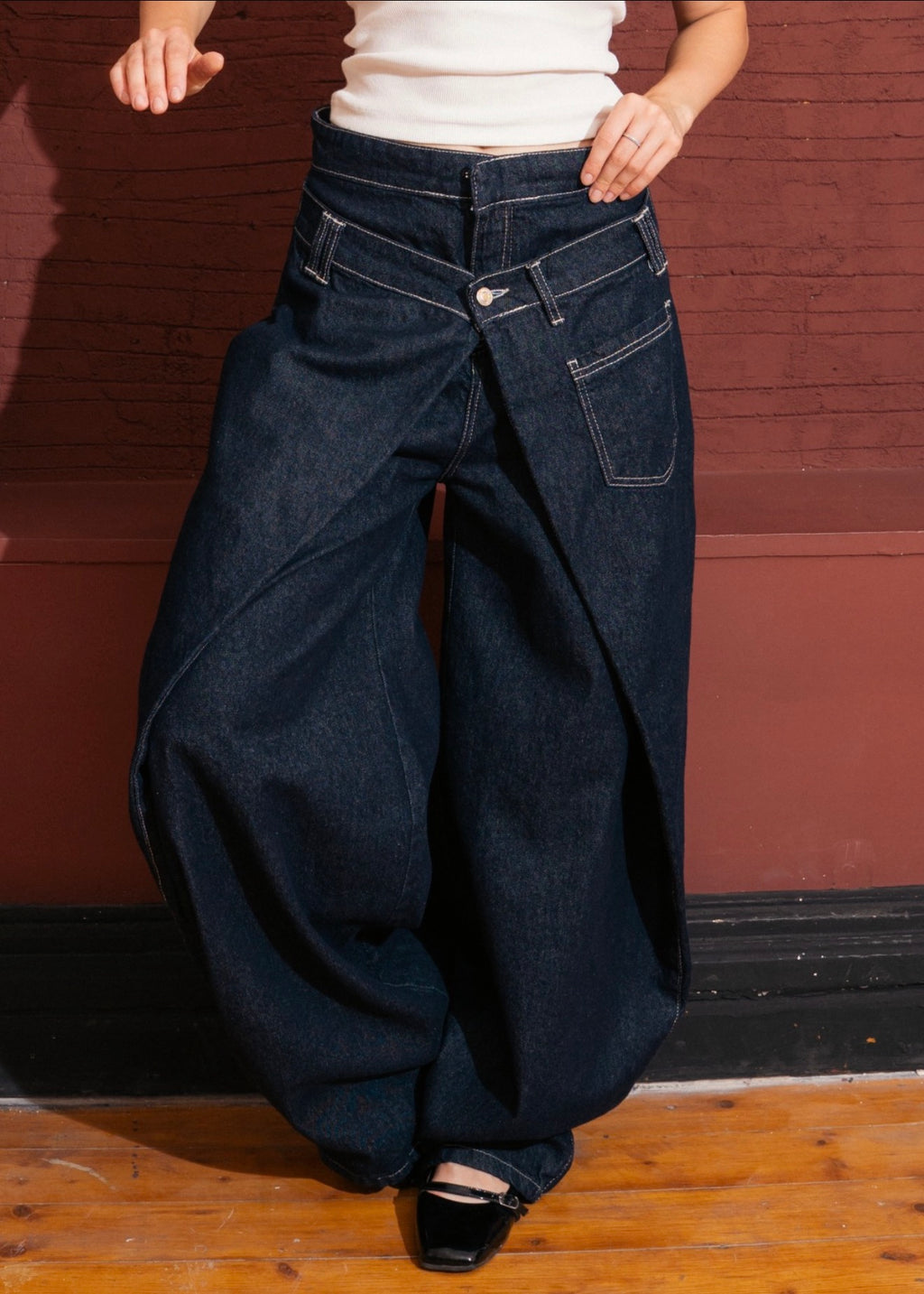 Oversized Wide-Leg Jeans