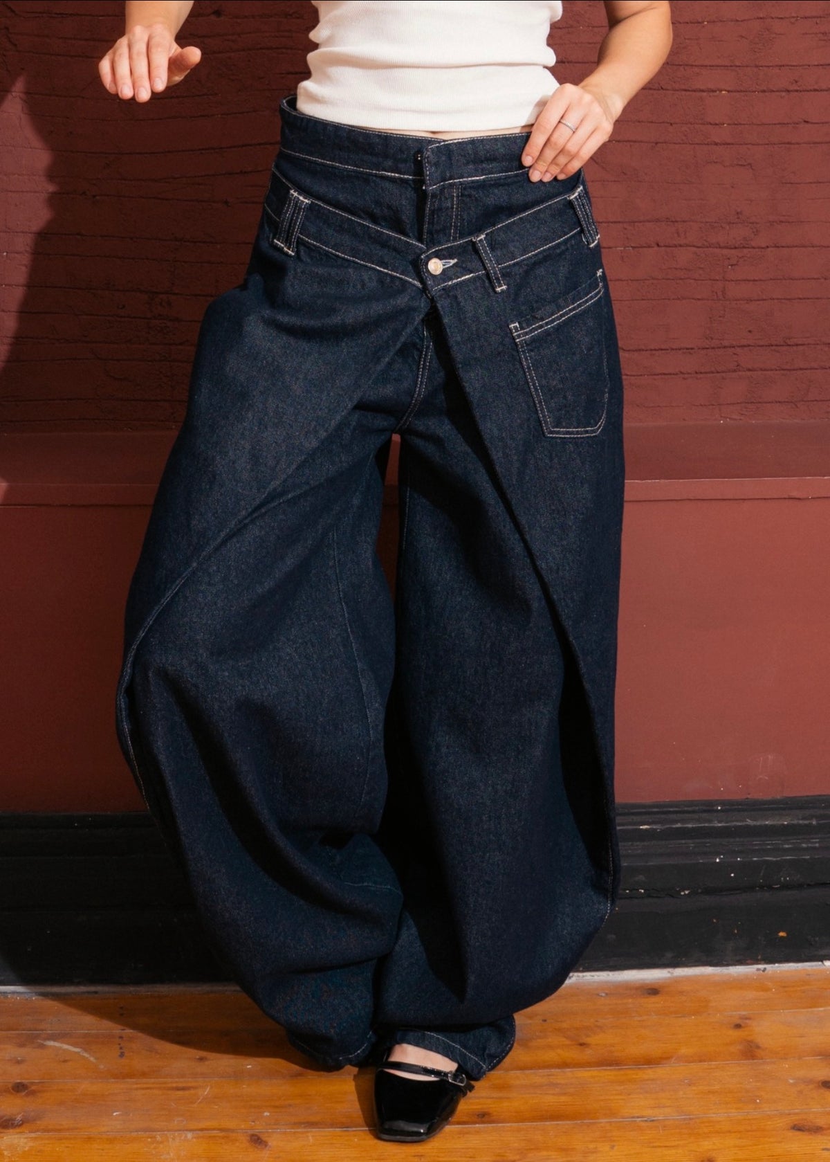 Oversized Wide-Leg Jeans